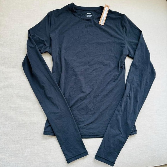 Skims Fits Everybody Long Sleeve Tshirt Tee Graphite New Small NWT S - Picture 6 of 6